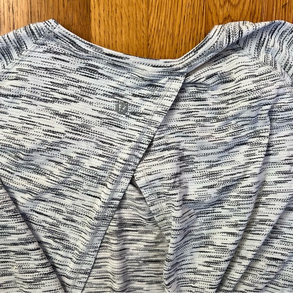 Lululemon Back In Action Short Sleeve - Picture 4 of 8